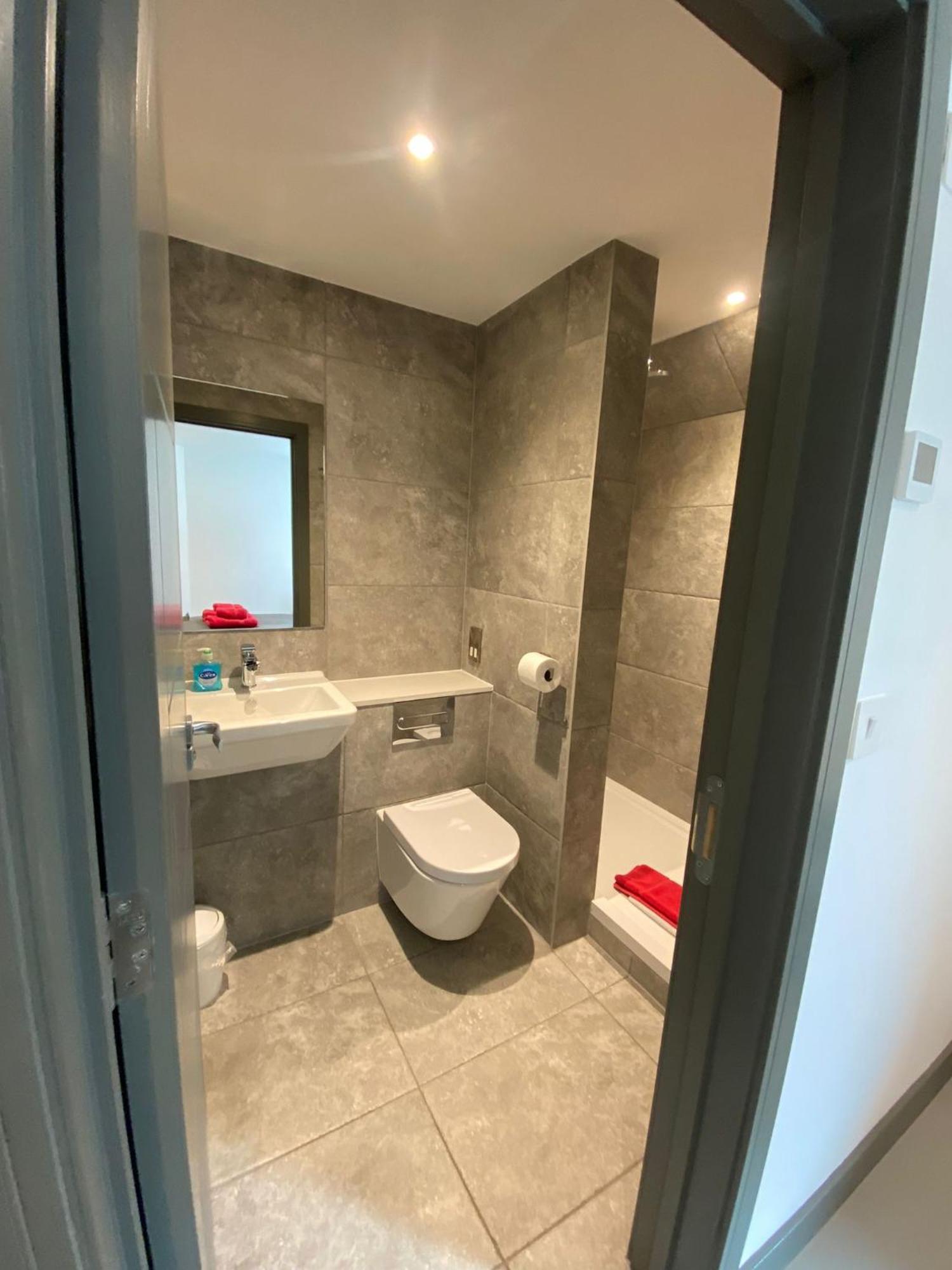 2 The View Apartments Ilfracombe - Seafront, Parking, Lift, Ev Exterior foto